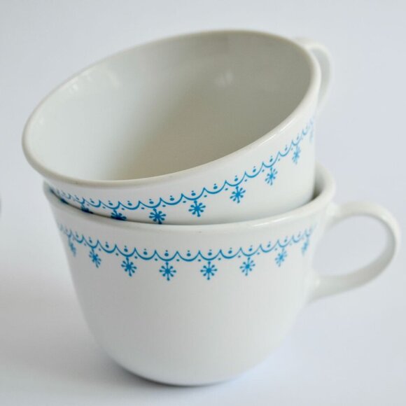 Corelle Snowflake Blue Garland Coffee Mugs Lot of 4 Vintage - Picture 2 of 5